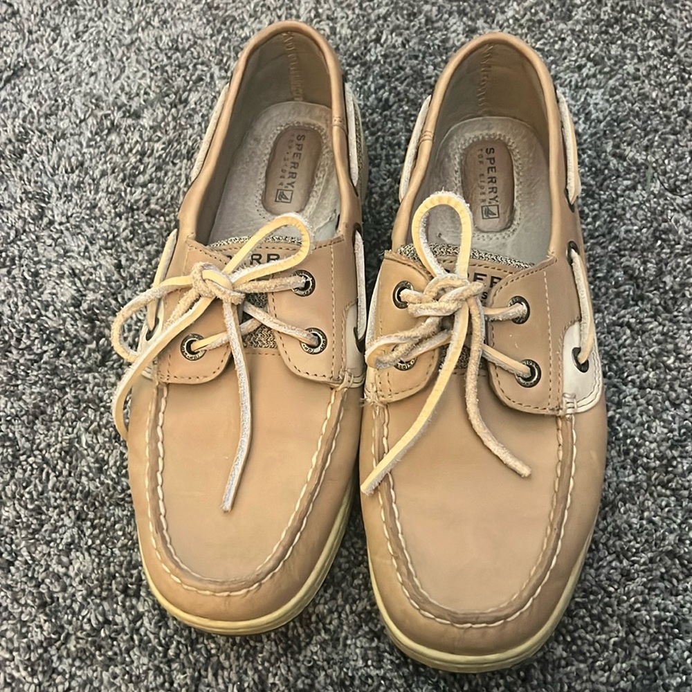 Ladies Sperrys Size 7.5. Worn once.